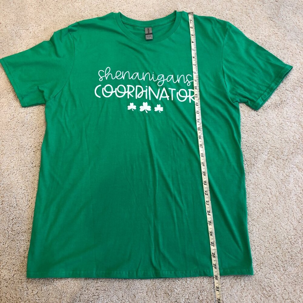 Gildan Soft Green Graphic Irish "Shenanigans Coordinator" T-Shirt Workout Top - Picture 6 of 8